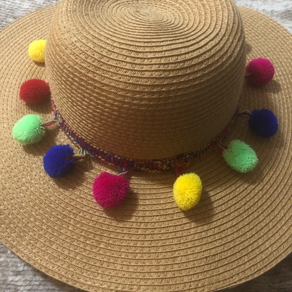 pom pom beach hat